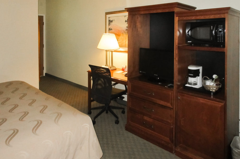 Quality Inn Fresno Yosemite Airport Kültér fotó