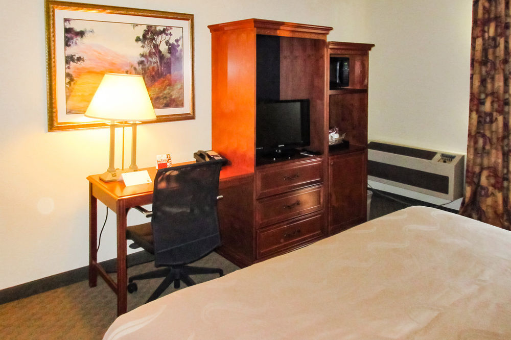 Quality Inn Fresno Yosemite Airport Kültér fotó